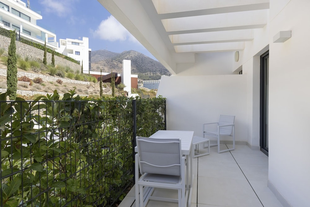 Exclusive Apartment With Garden in Higueron