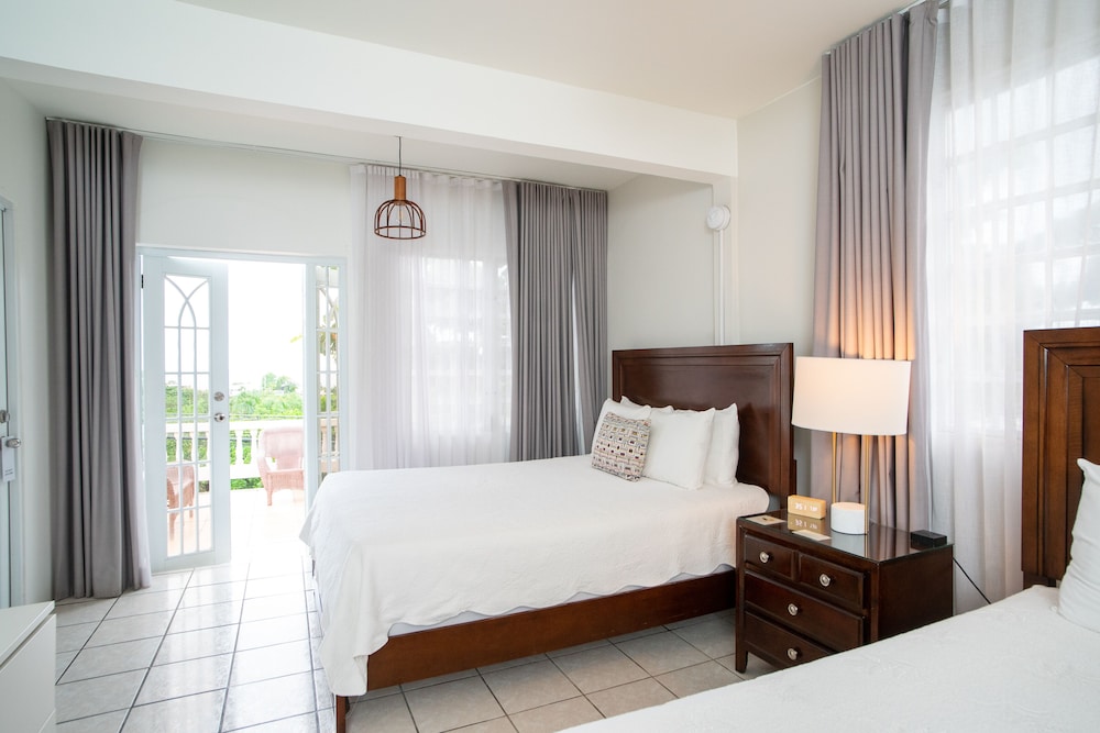 Lazy Parrot Inn - Property Image 48