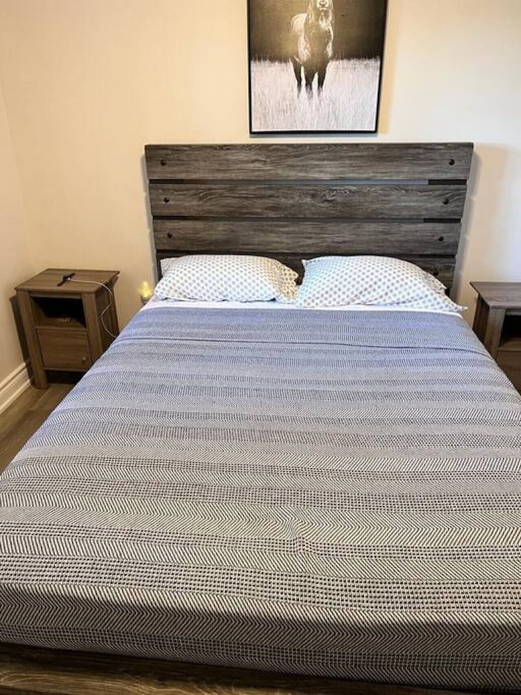 Marmora Hideaway - Peaceful Cottage w Wi-fi Clearwater