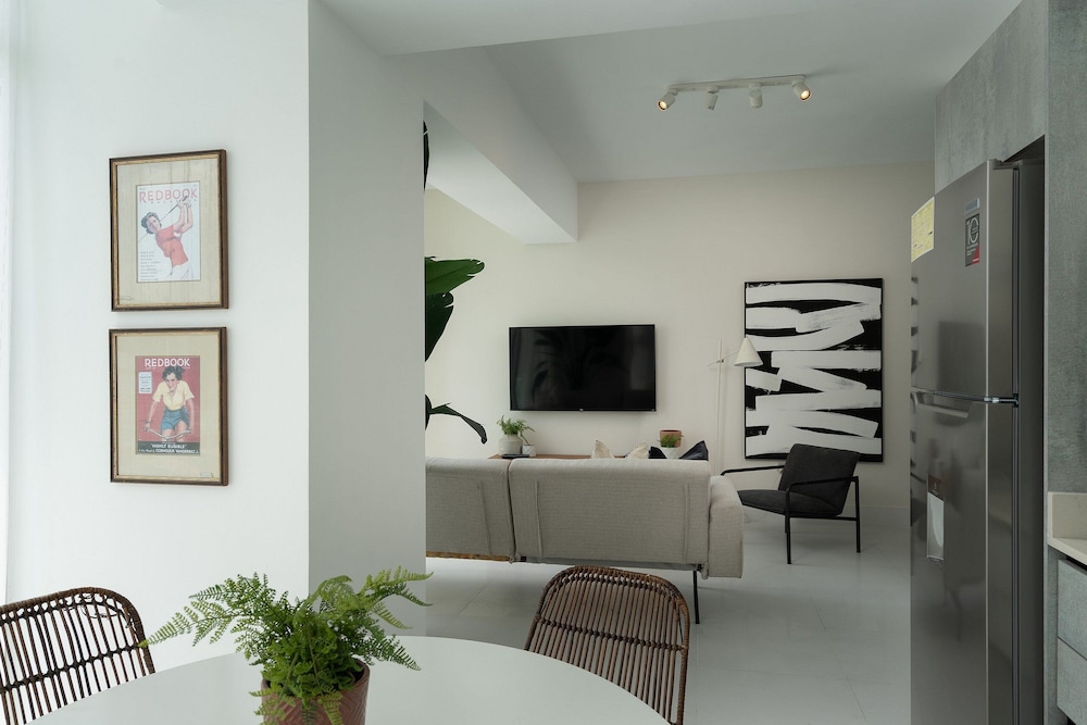 Shalom Residences By YellowKey