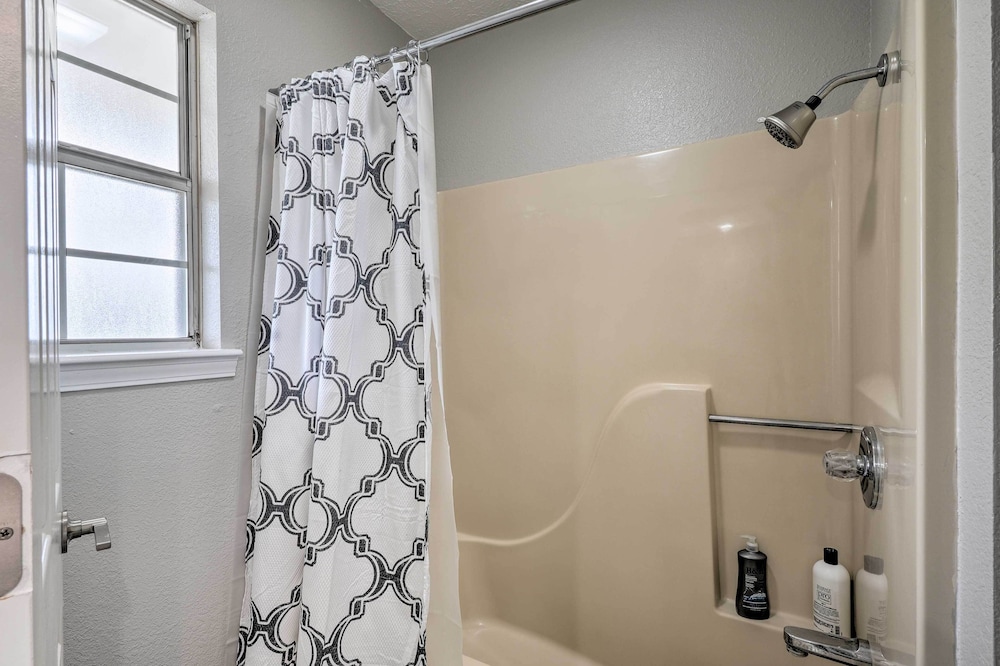 Pet-friendly Branson Studio < 3 Mi to Lake! - Property Image 1