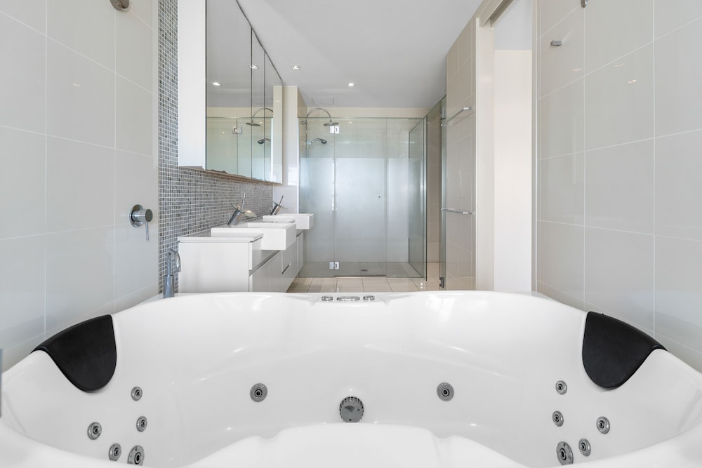 Luxury Apartments on Bells Boulevard