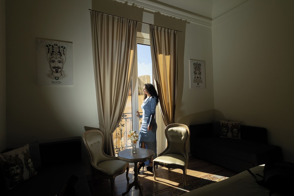 Kéramos Luxury Rooms