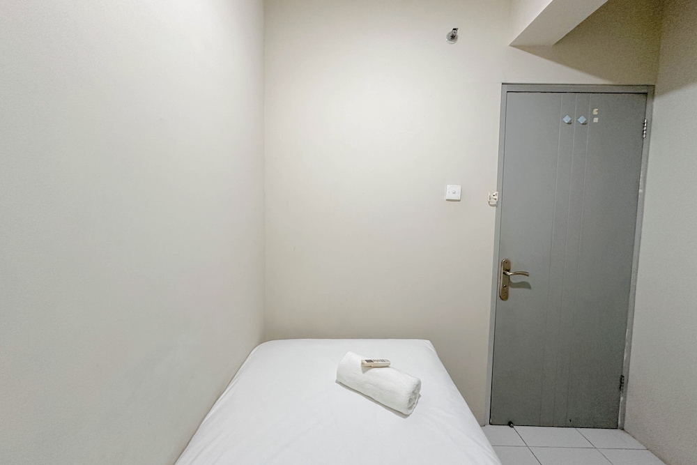Strategic 2Br Apartment Near Its Campus At Dian Regency