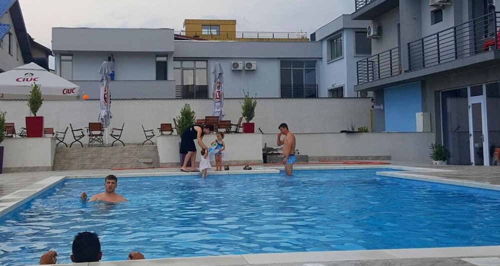 Vila Kharisma