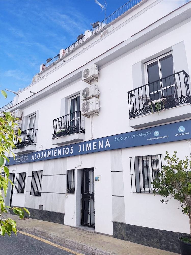 Estudio Burriana Jimena by At Home Costa del Sol