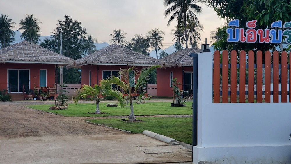 BnB Resort at Sam Roi Yot view 2