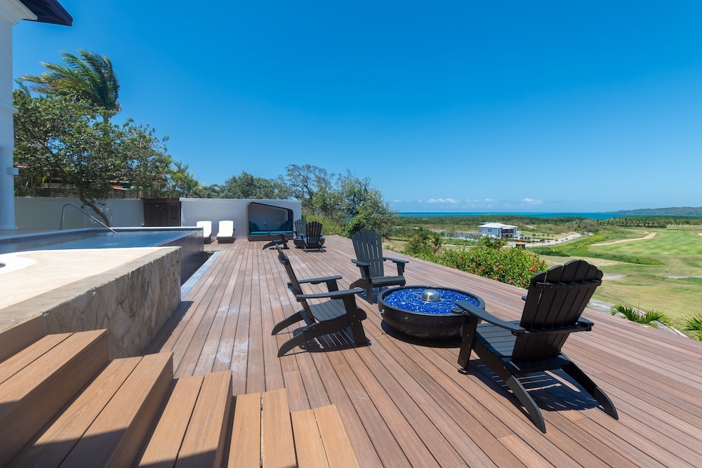 Pristine Bay 1005- Villa Loce 4 Bedroom Home