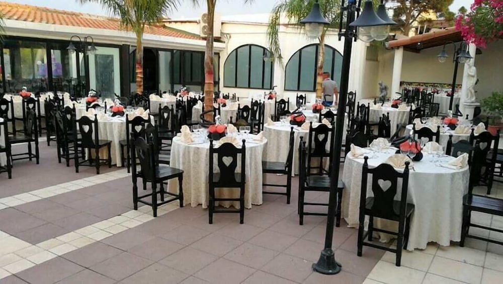 Hotel Company