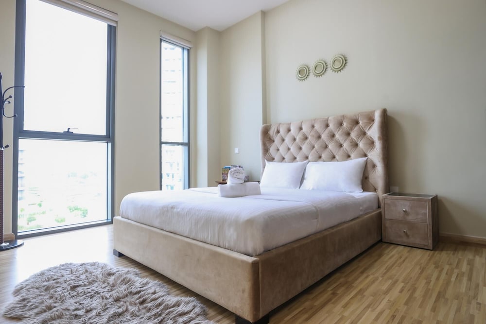 Elite LUX Holiday Homes - Ultra Stylish 2BR Thriving Community in Production City Dubai