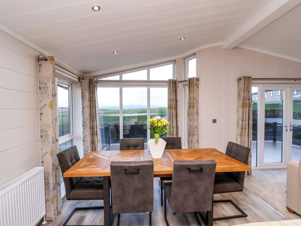 Holly Lodge