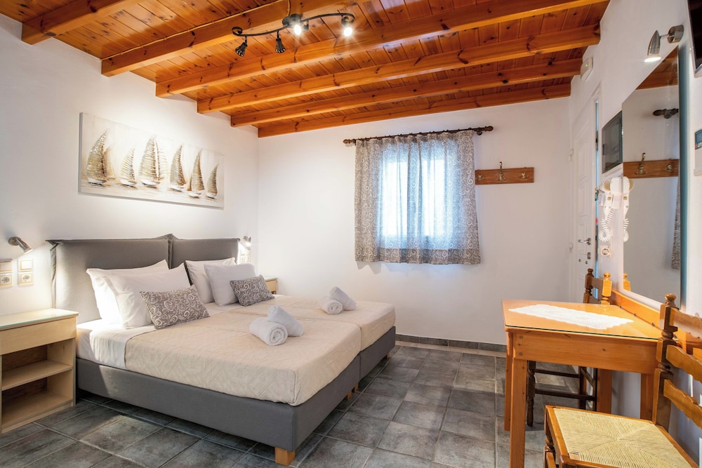 Room-standard Double Room Village-mounta