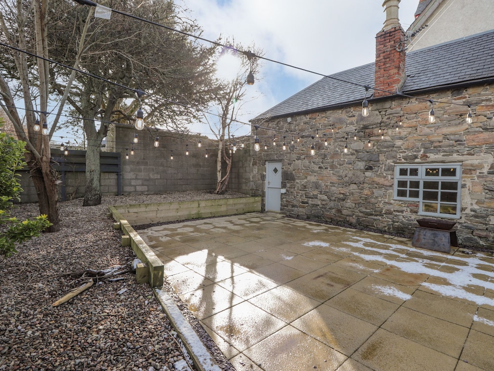1 Seafield Street