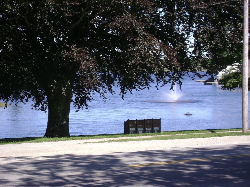 Lakelawn B&B Motel