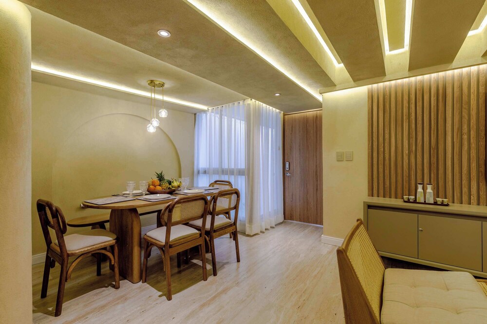 w Chic 2BR w Balcony in Cartagena Historic Center