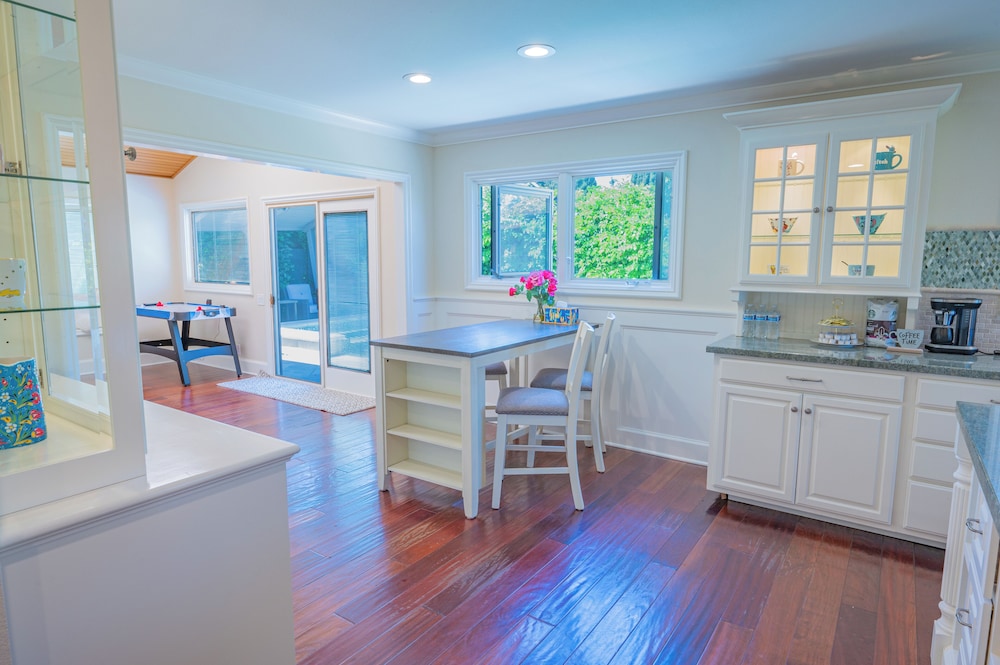 Luxury living with Spa &Pool near Disney