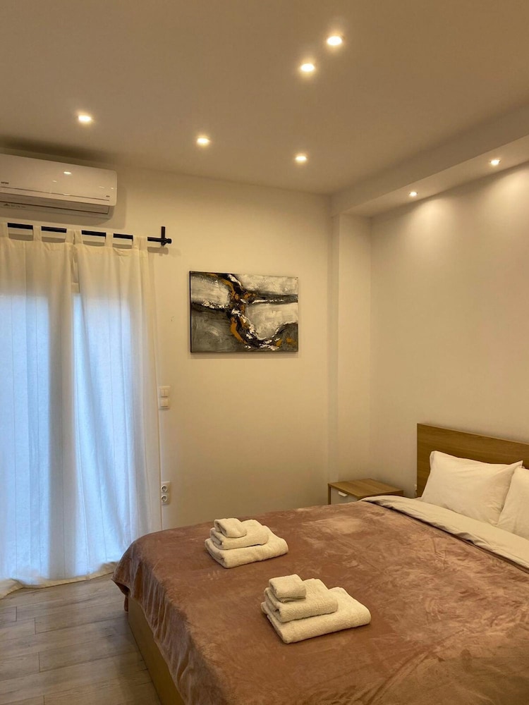 Elysian Apartment - At067