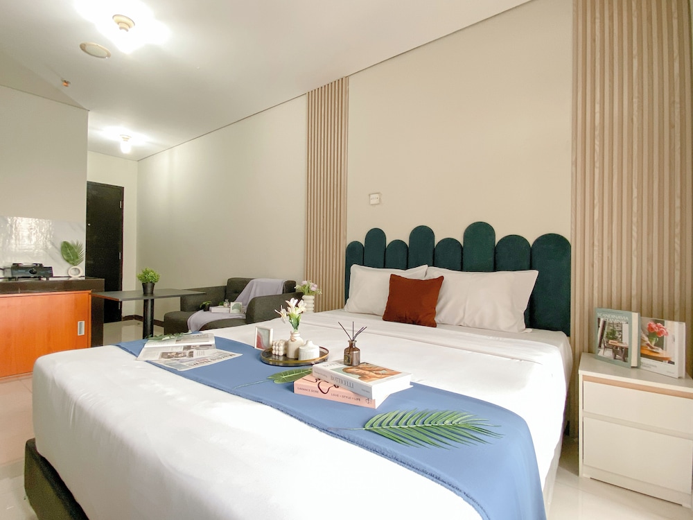 Best Furnished Studio At Nifarro Park Apartment
