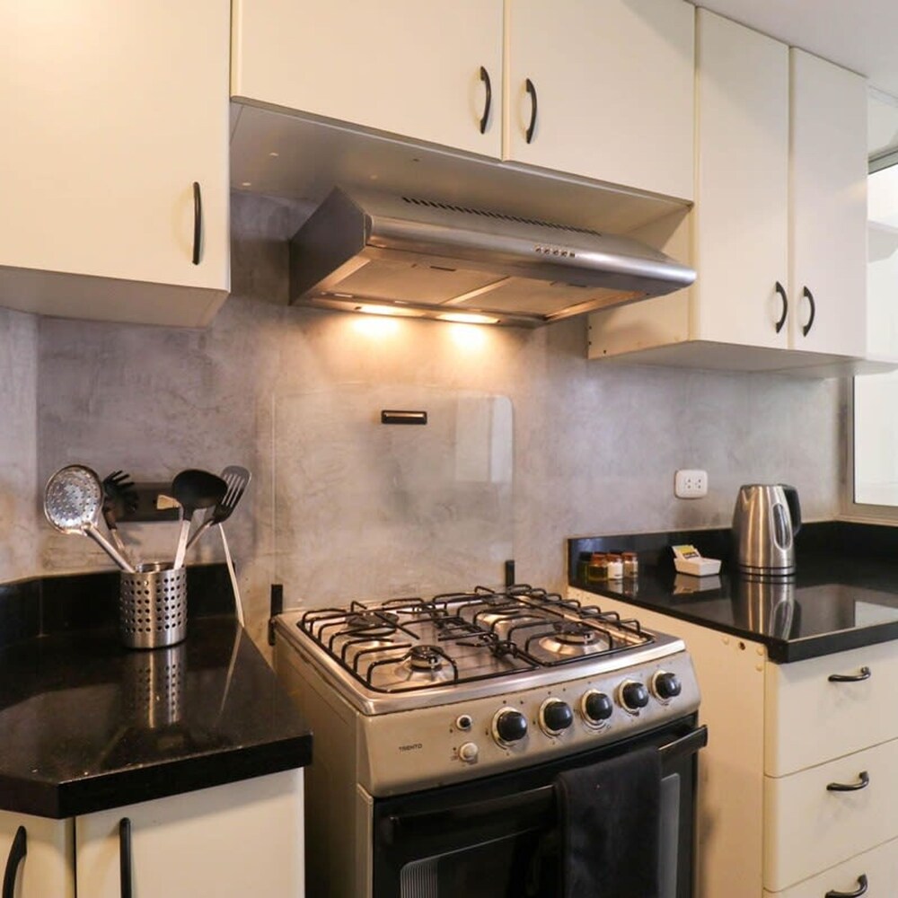 w Upscale 2BR Near Larcomar Miraflores