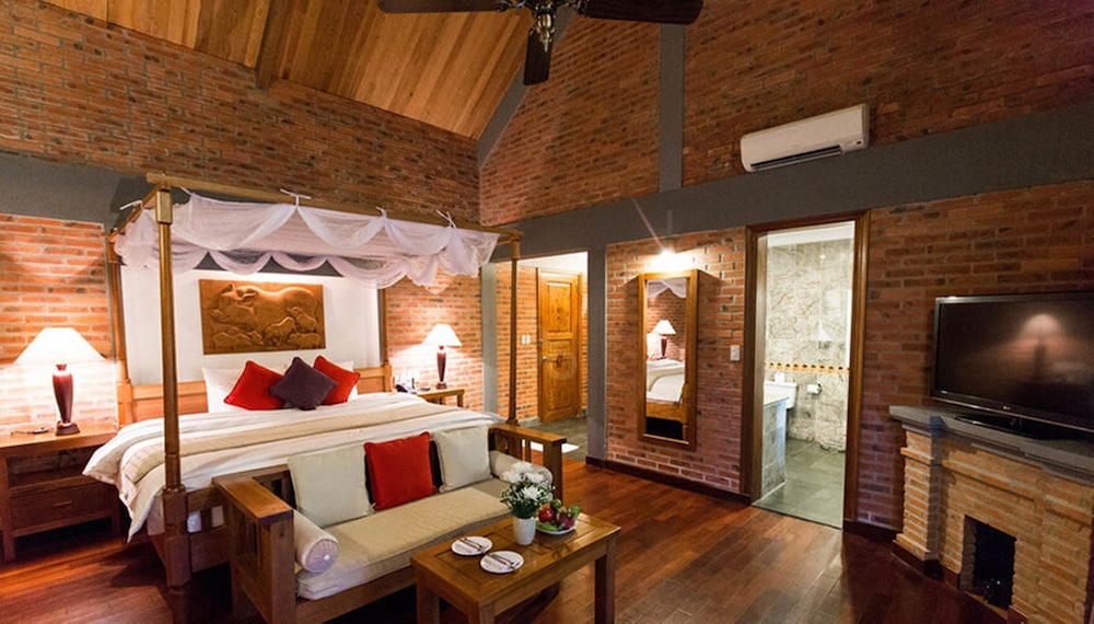 Pilgrimage Village Resort & Spa 12