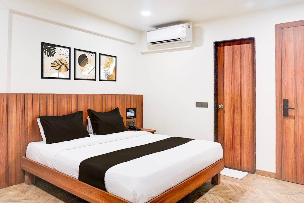 Elite Stays at Viman Nagar Kharadi