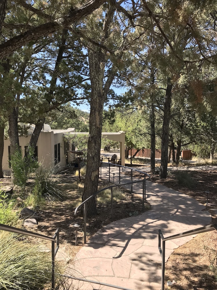 Bear Mountain Lodge