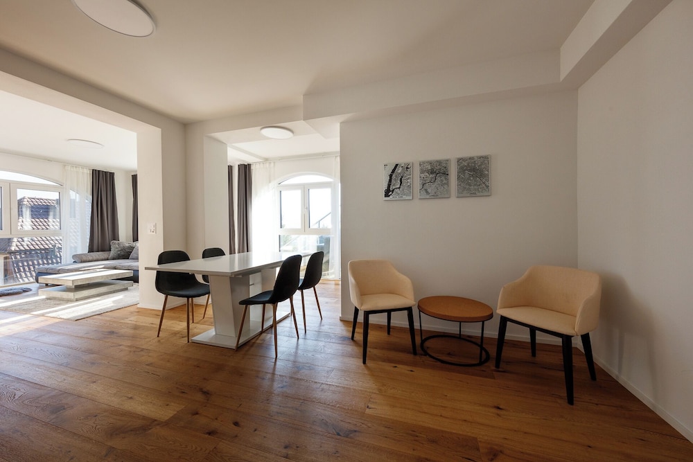 BERG&BERG APARTMENTS-Spiez Self Check-In