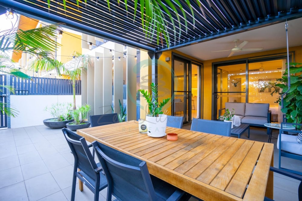 Zenseaside Waterfront Haven Office Pool BBQ - Image 4