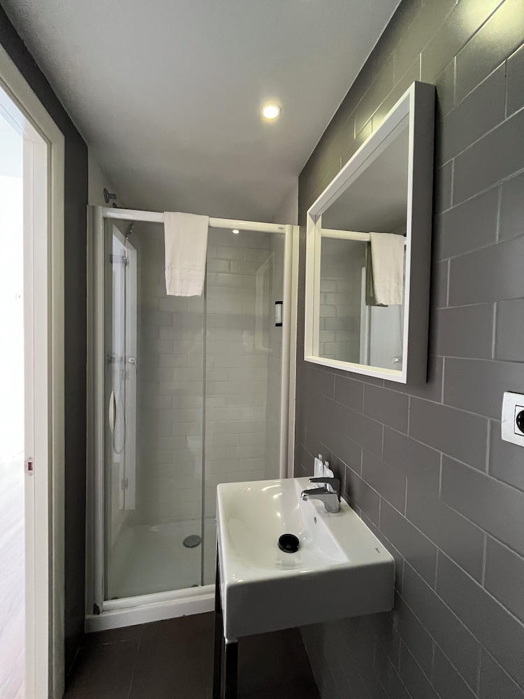 Apartamentos Express by gaiarooms