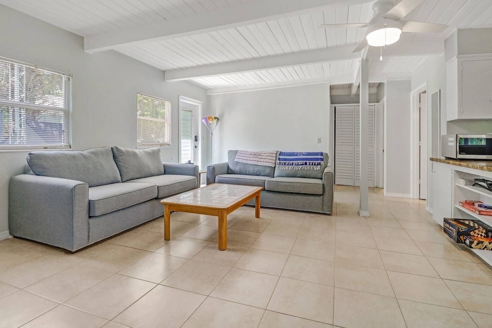 5811 Lauder St view 5