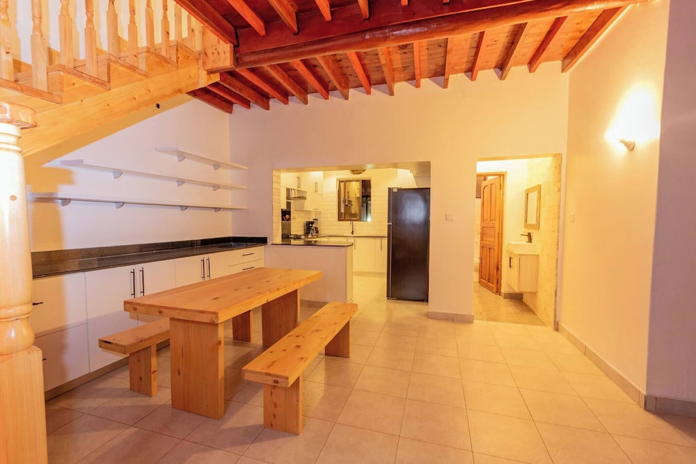 Luxurious Diani Beach Villa With Private Pool