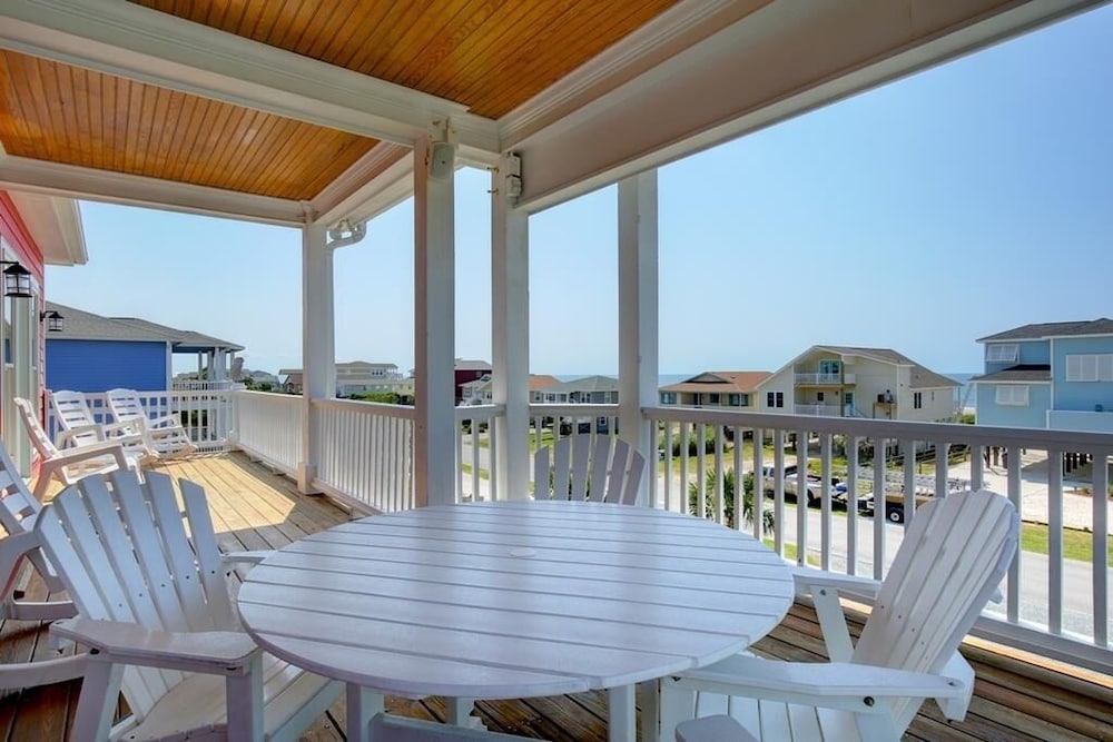 Halfway To Heaven 5 Bedroom Home by RedAwning - Property Image 12