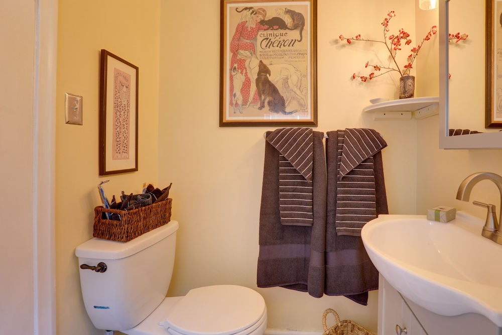 Reno Vacations - Cozy Reno Vacation Rental < 1 Mi to Midtown! - Property Image 15