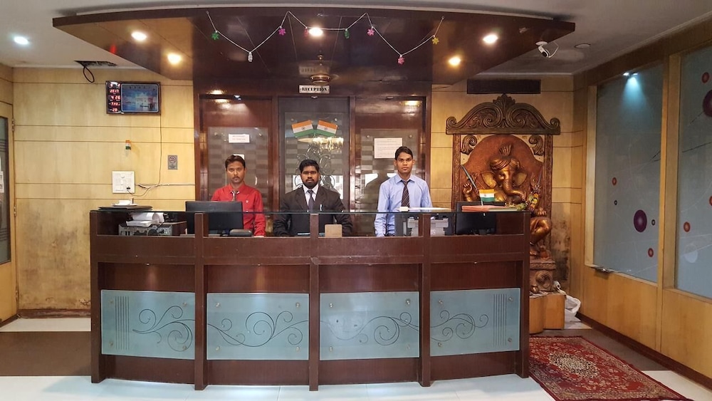 Lobby & Reception