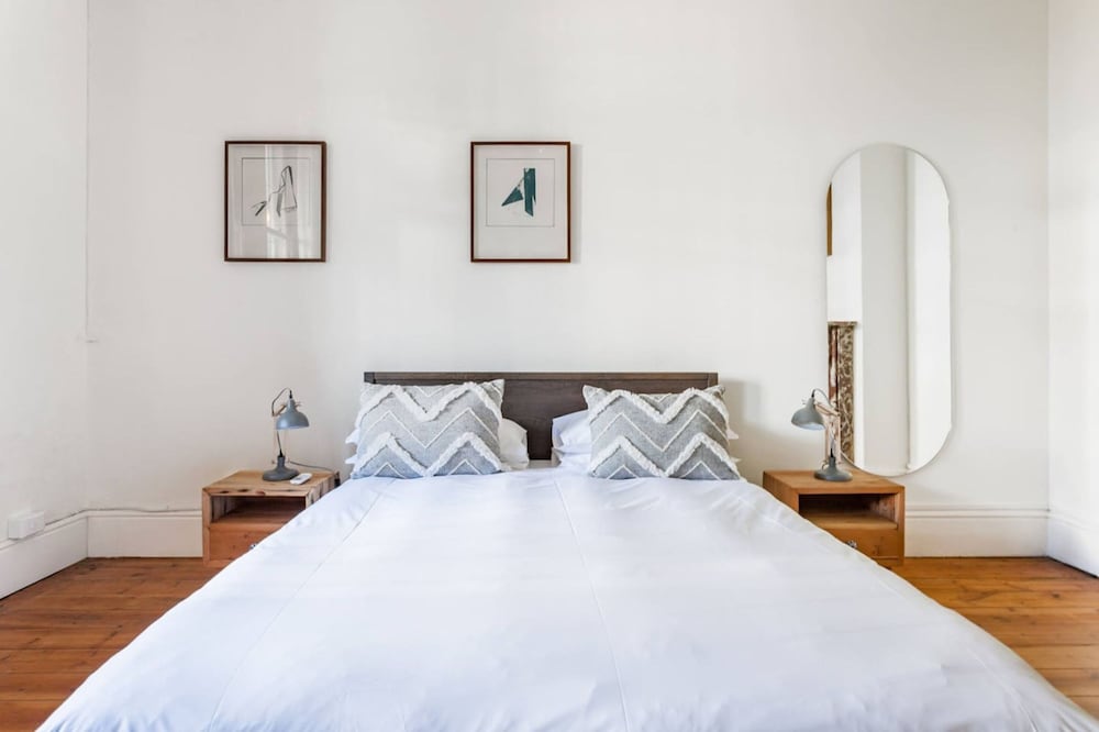 Spacious 3-bed Sunlit Comfort Power Backup