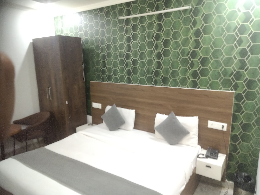 Hotel S.R. Plaza
