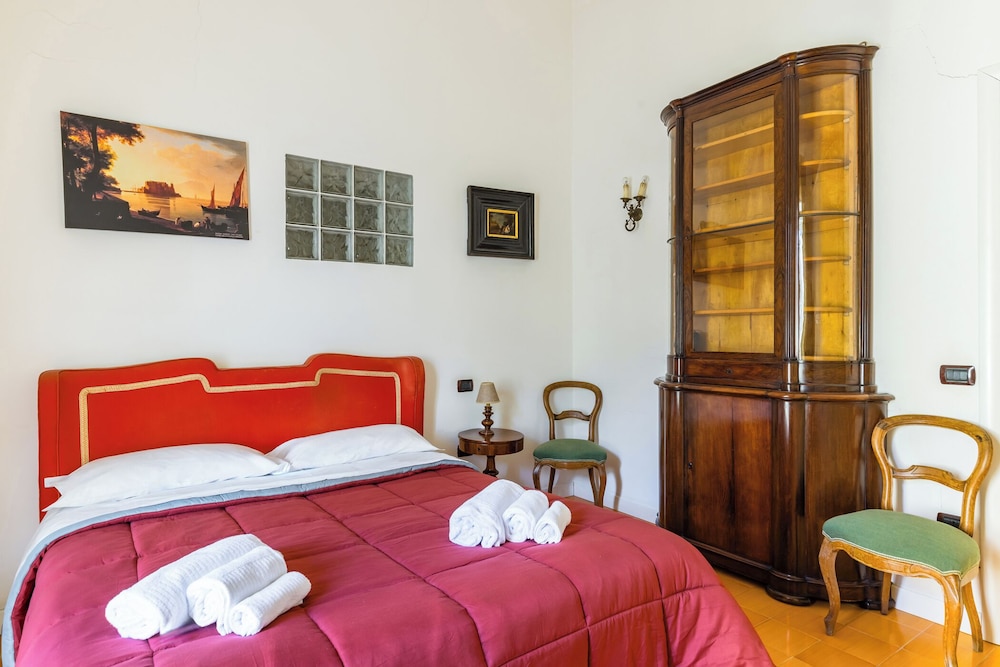 Santa Chiara Charming House With Terrace at Historical Center