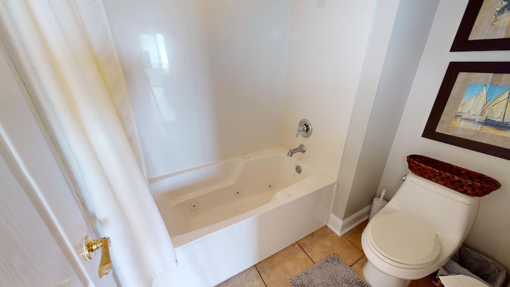 Beach House 2 by Tybee Vacation Rentals