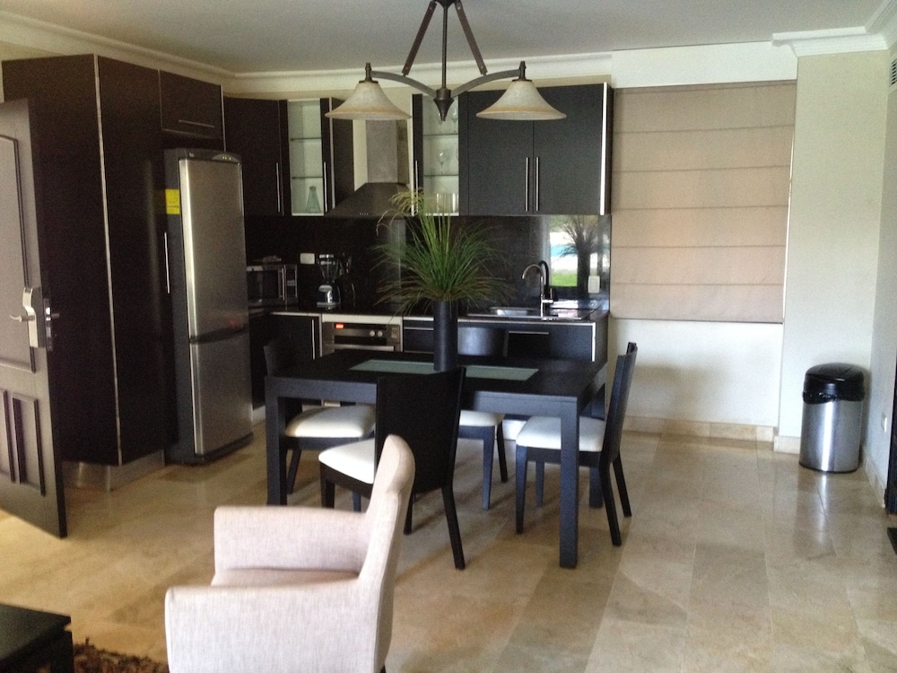 Lifestyle Royal Suites - Property Image 26