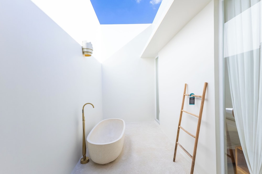 Villa Nokanhui by Pertama Management