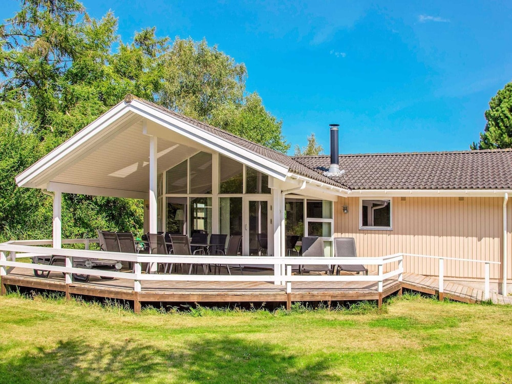 10 Person Holiday Home in Vaeggerlose-by Traum