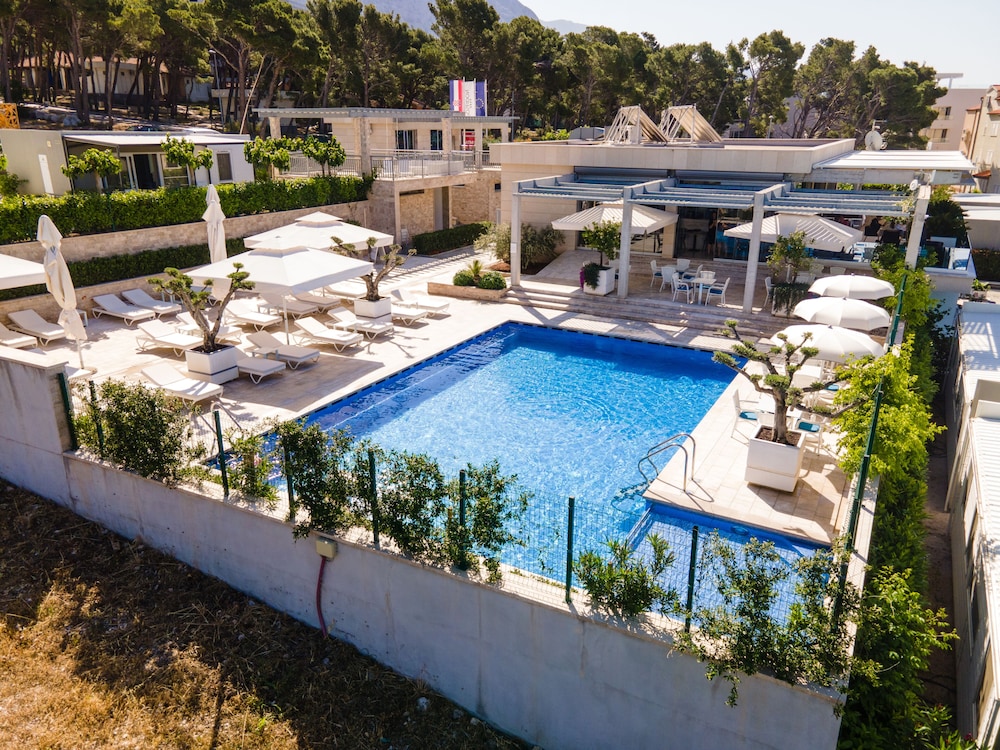 Poseidon Mobile Home Resort - Campsite