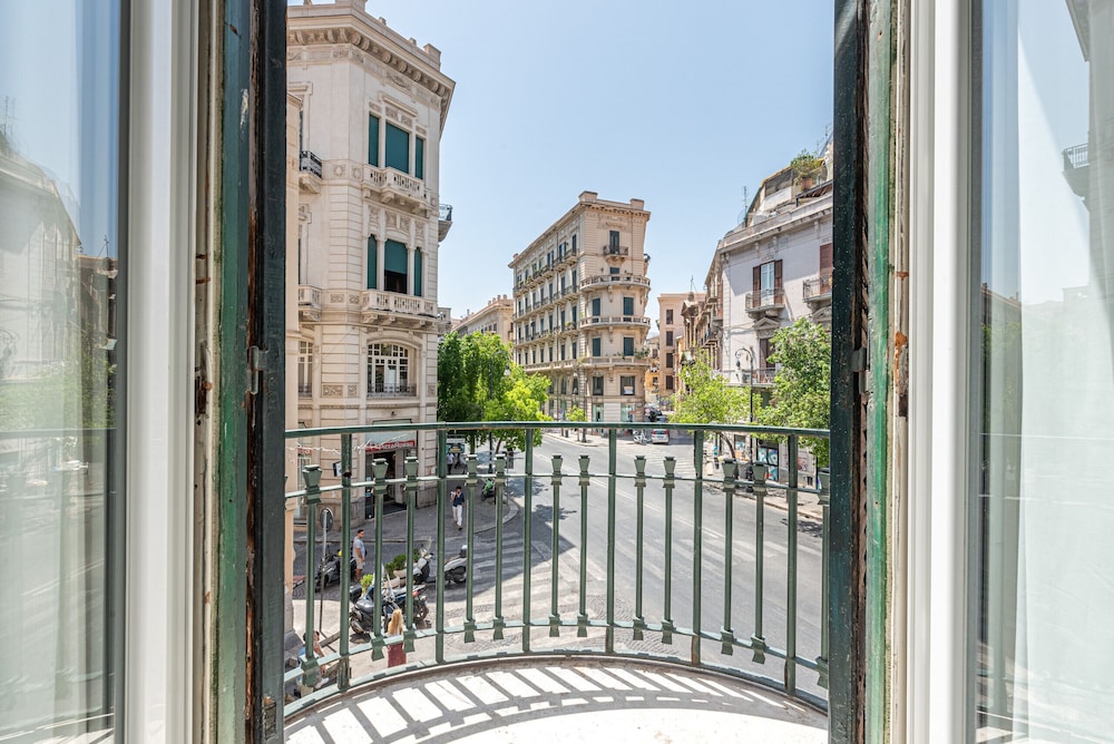 Panurban Green Apartment by Wonderful Italy