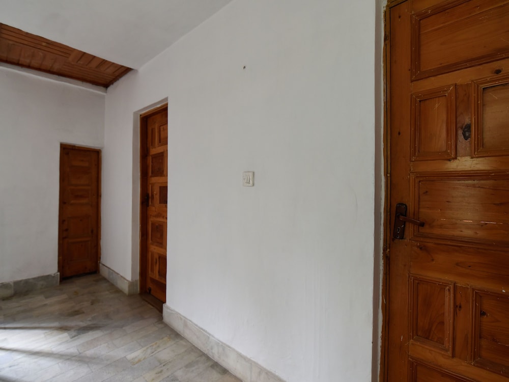 OYO Home 15642 Luxurious 2BHK view 4