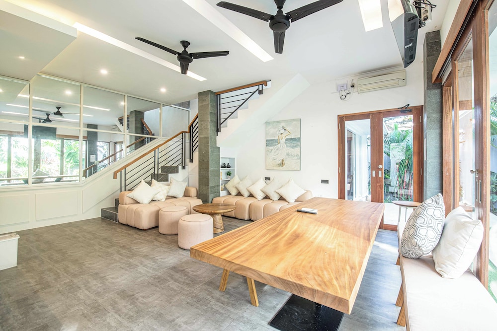 Beautiful 3BR Center Seminyak