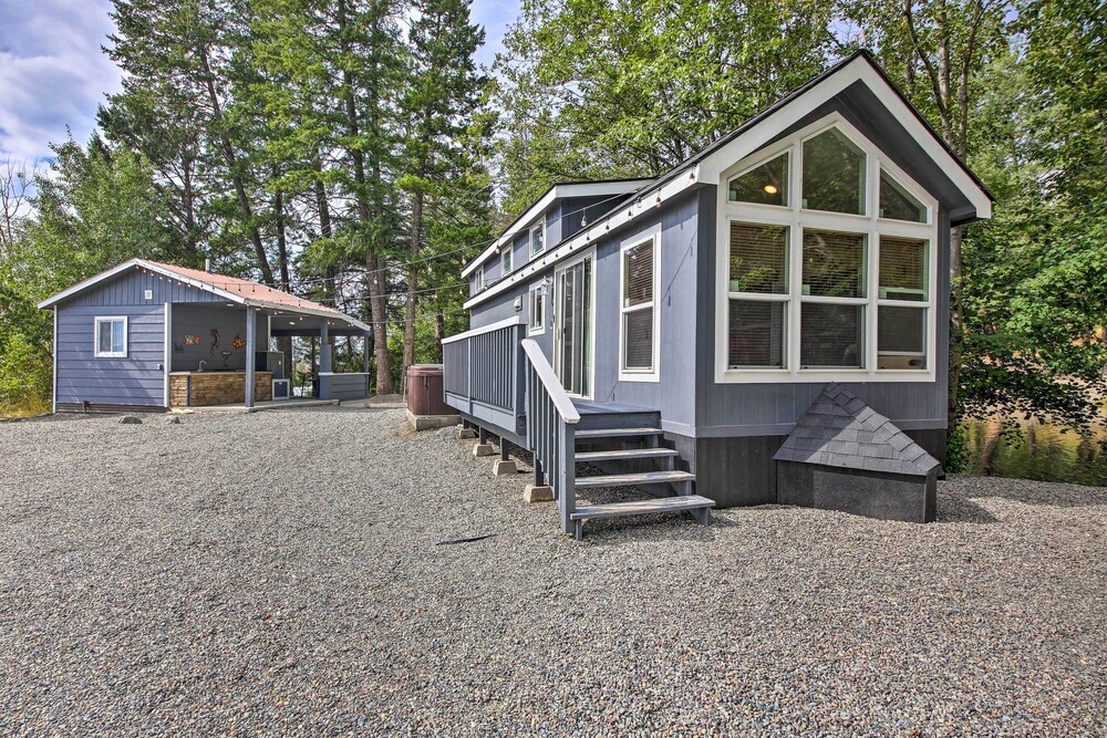 Eureka Tiny Home w/ Hot Tub & Community Beach! view 4