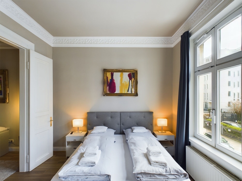 Art Apartments