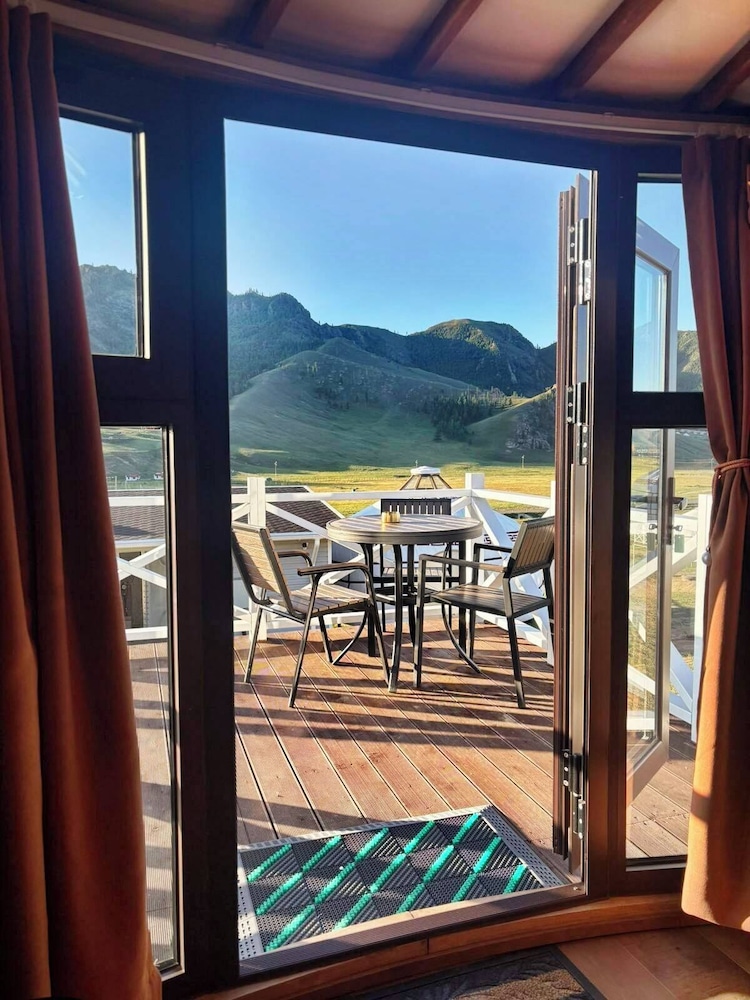 Green Crown Resort