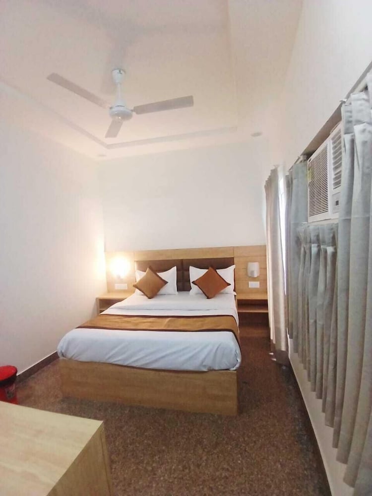 Hotel Devi Ram Atithi Bhawan Vrindavan By HRG