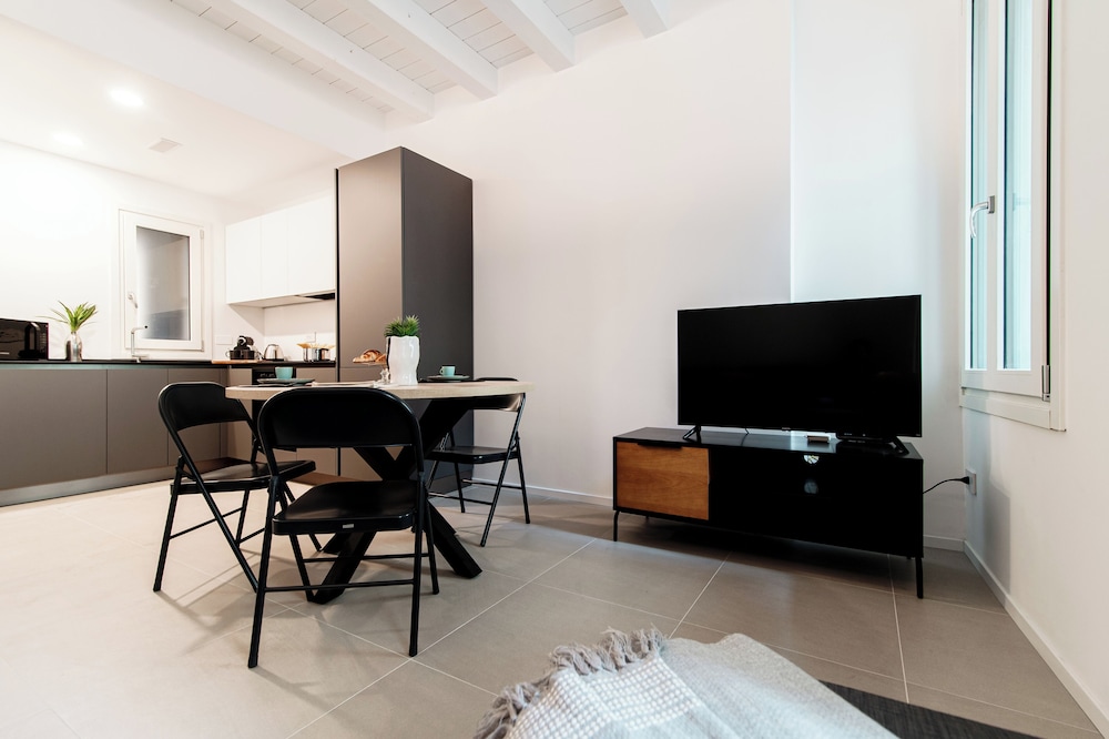 Suite JOIVY Lake 11